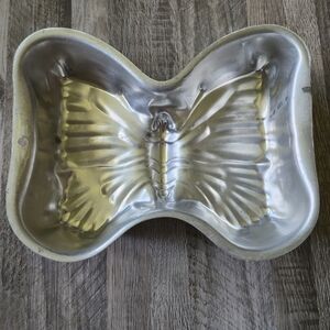 Unmarked Vintage Aluminum Butterfly Cake Pan Jello Gelatin Food Mold 6 Cup 10"